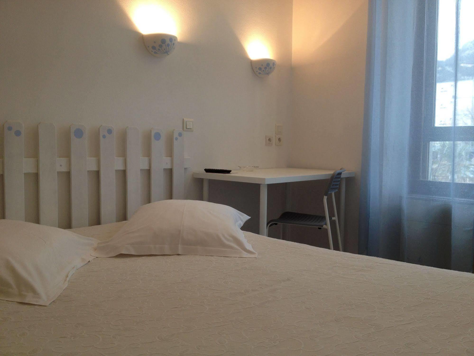 Au Nouvel Hotel Toulon Exteriör bild