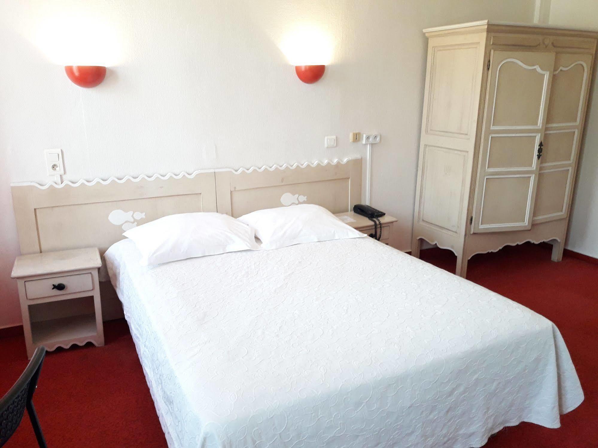 Au Nouvel Hotel Toulon Exteriör bild